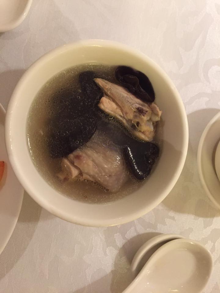 chicken-soup-with-black-mushroom